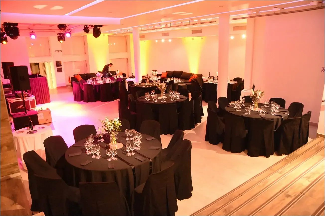 Salón Social del Colegio de Escribanos preparado para un evento